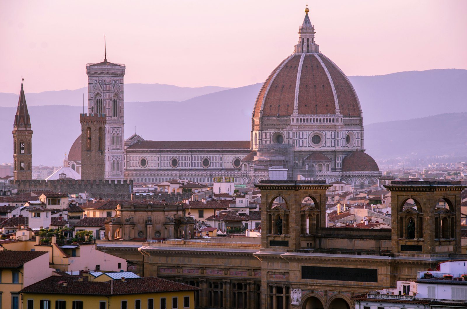 La cupola del Duomo di Firenze al tramonto